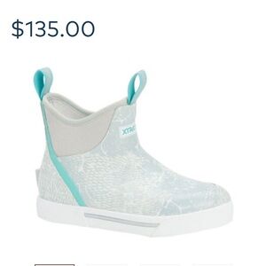 women’s xtratuf boots